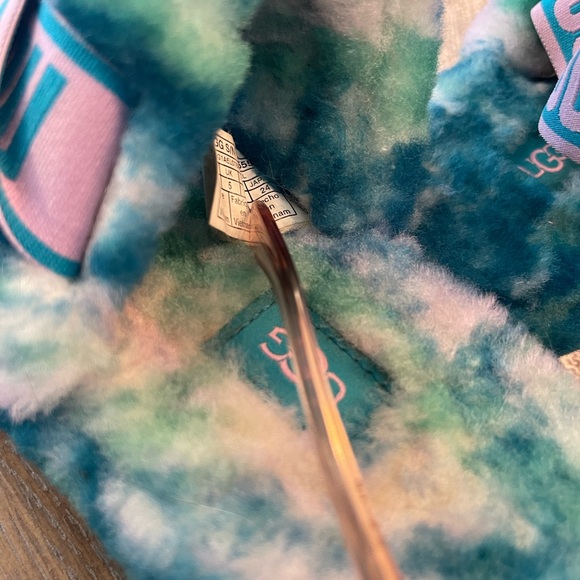 UGG slippers - Picture 5 of 10